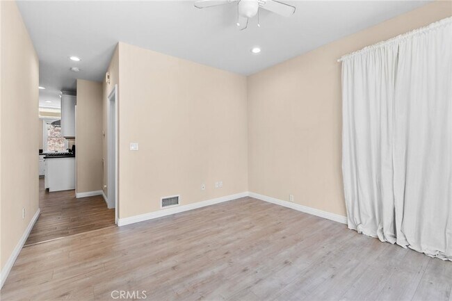 Building Photo - 221 N Raymond Ave