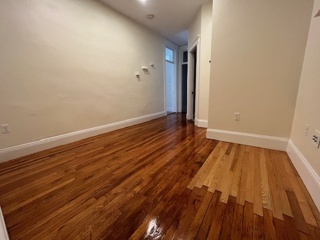 Building Photo - 61 Park Dr