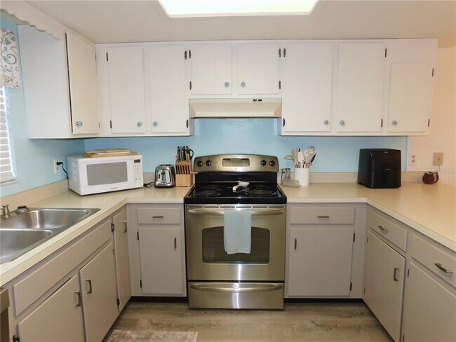 Building Photo - 1400 Tarpon Woods Blvd