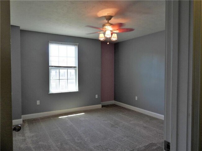 Building Photo - 1345 Sandstone Dr