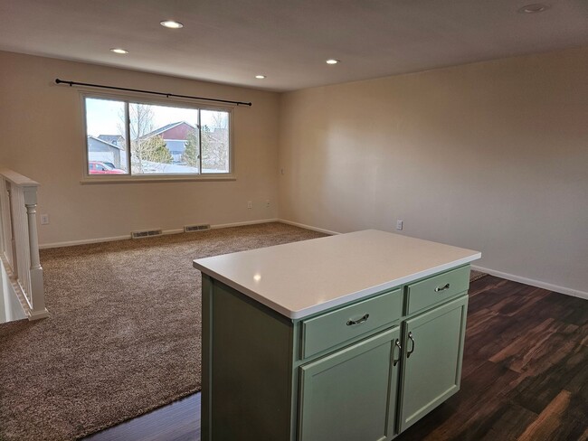 Building Photo - 905 New Bedford Dr