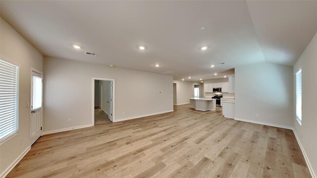 Building Photo - 2901 Firefly Dr