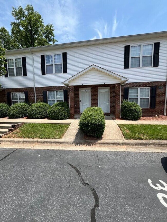 Primary Photo - 2BD/2.5BA Unit at Water Oaks in Hickory!