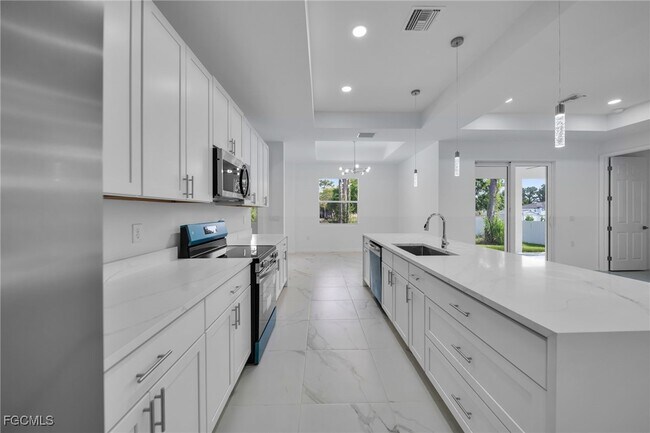 Building Photo - 3806 15th St W