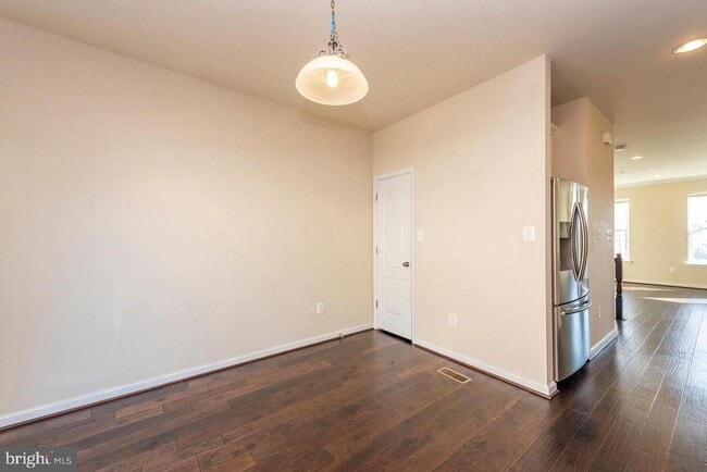 Building Photo - 7035 Southmoor St