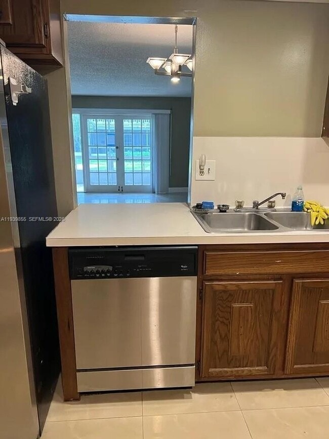 Building Photo - 7552 Stirling Rd