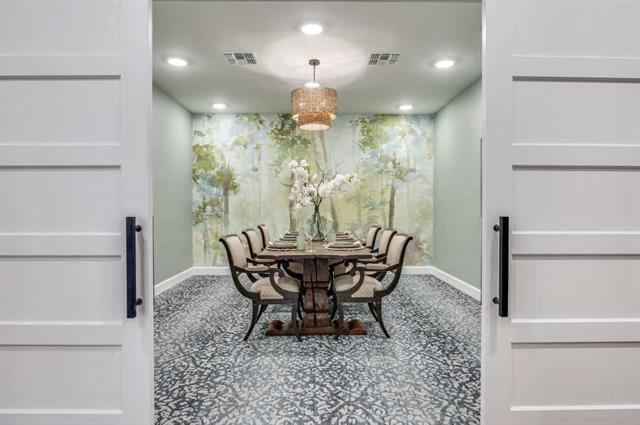 Building Photo - 820 W McLeroy Blvd