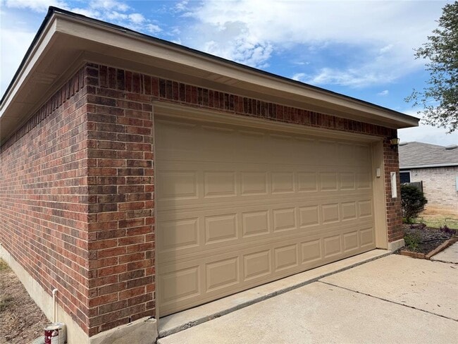 Building Photo - 917 W South St