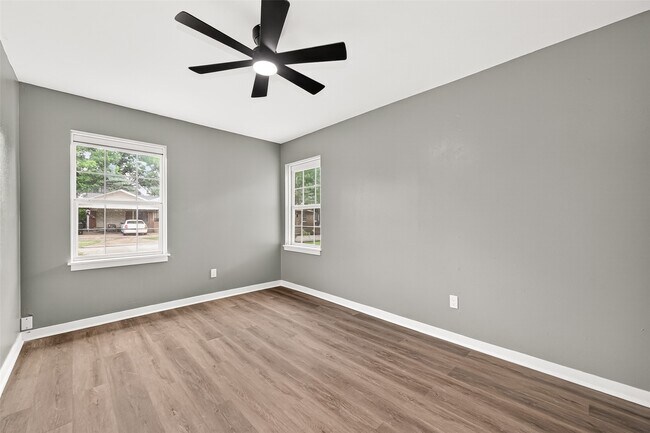 Building Photo - 8666 Candy St