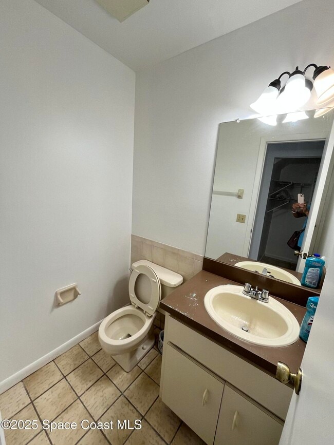 Building Photo - 2116 Manor Dr NE