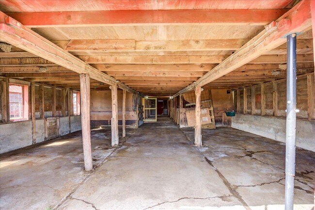 Building Photo - 34 N Union Rd