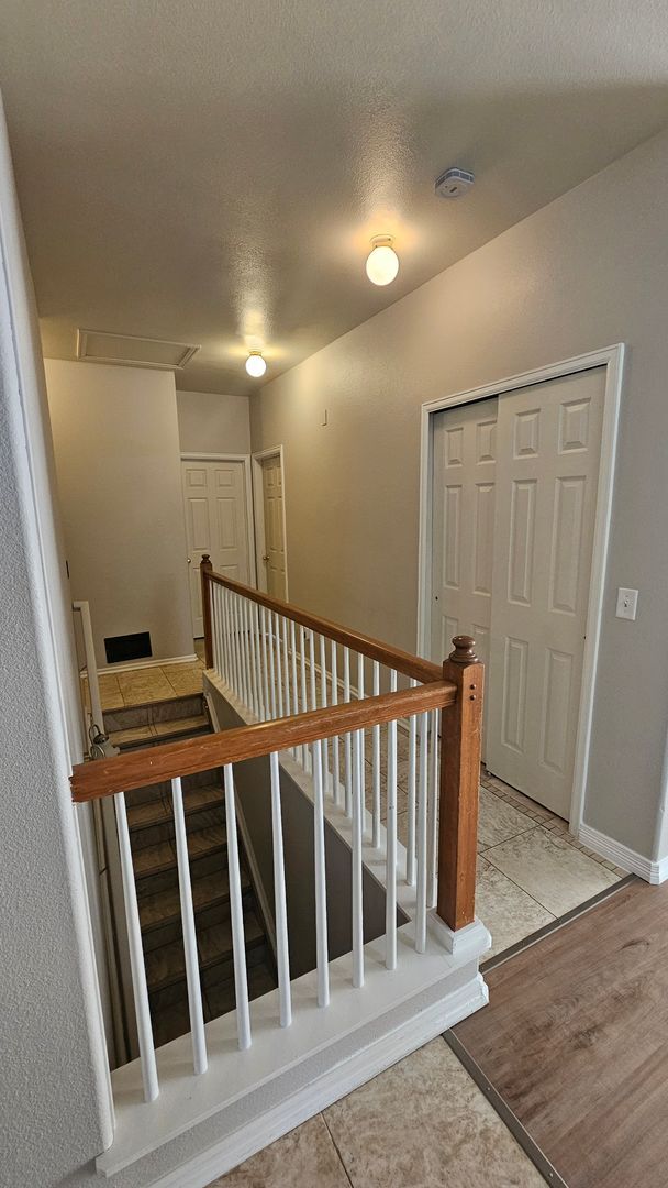 Building Photo - $2700 | 4BR/2.5BA | Pet Friendly House wit...