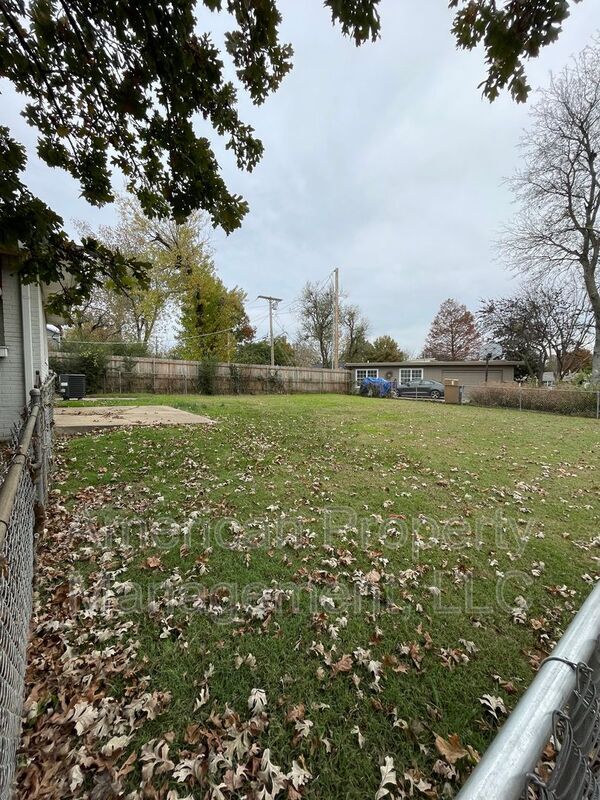 Building Photo - 2505 S Quebec Ave