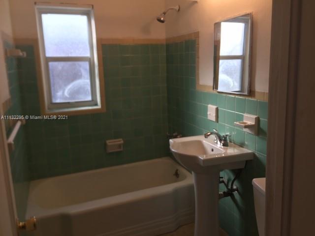 Building Photo - 511 NW 104th St