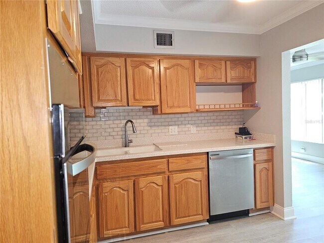 Building Photo - 2321 Ecuadorian Way