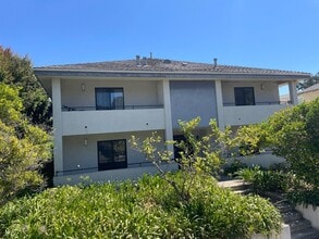 Building Photo - 5 Bedroom 2 Bathroom Apartment in Goleta