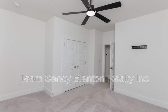 Building Photo - 874 Windhill Dr