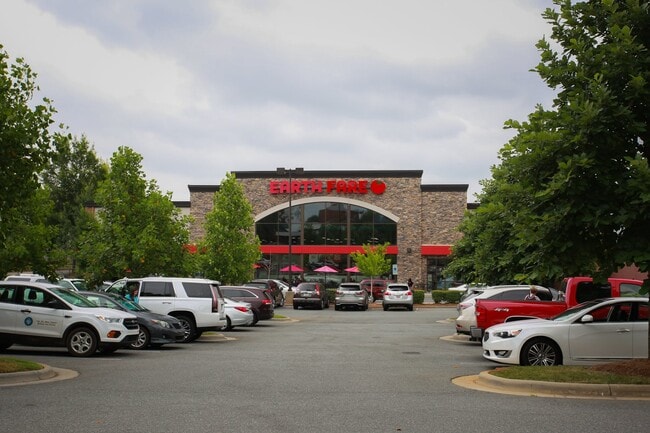 Building Photo - 9148 Hillston Ridge Rd