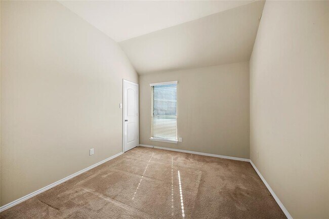 Building Photo - 2801 Enchanted Lake Dr
