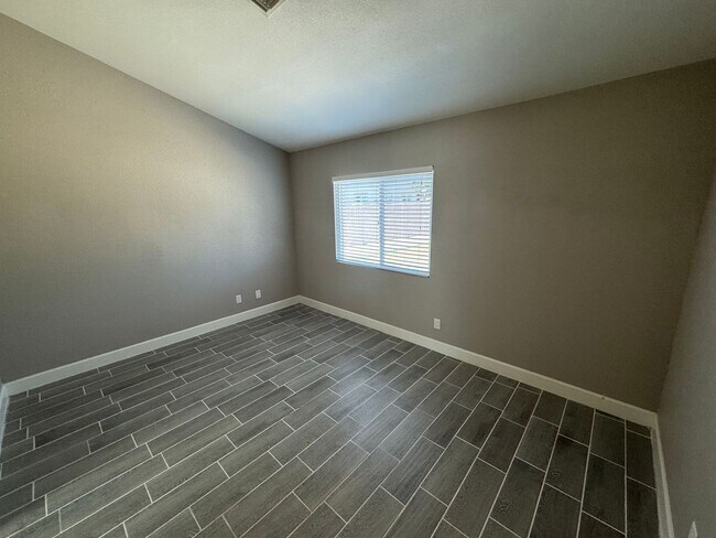 Building Photo - 768 E Stottler Pl