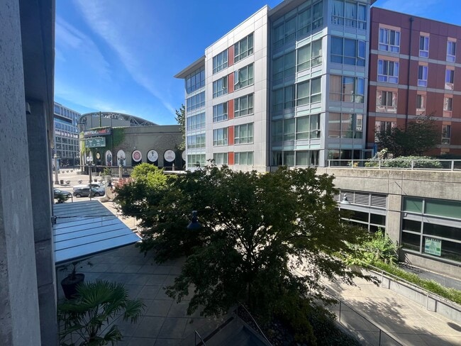 Building Photo - THE CIVIC IN GOOSE HOLLOW STUDIO BEDROOM CONDO!