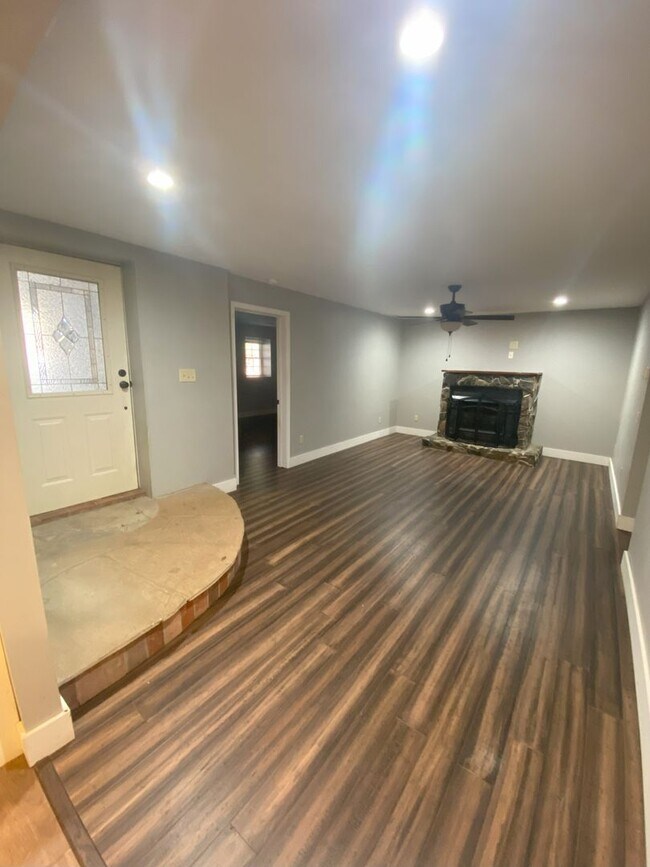 Building Photo - 167 Wagon Wheel Ln