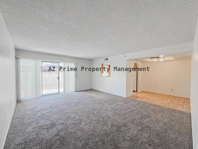 Building Photo - 812 W Duke Dr