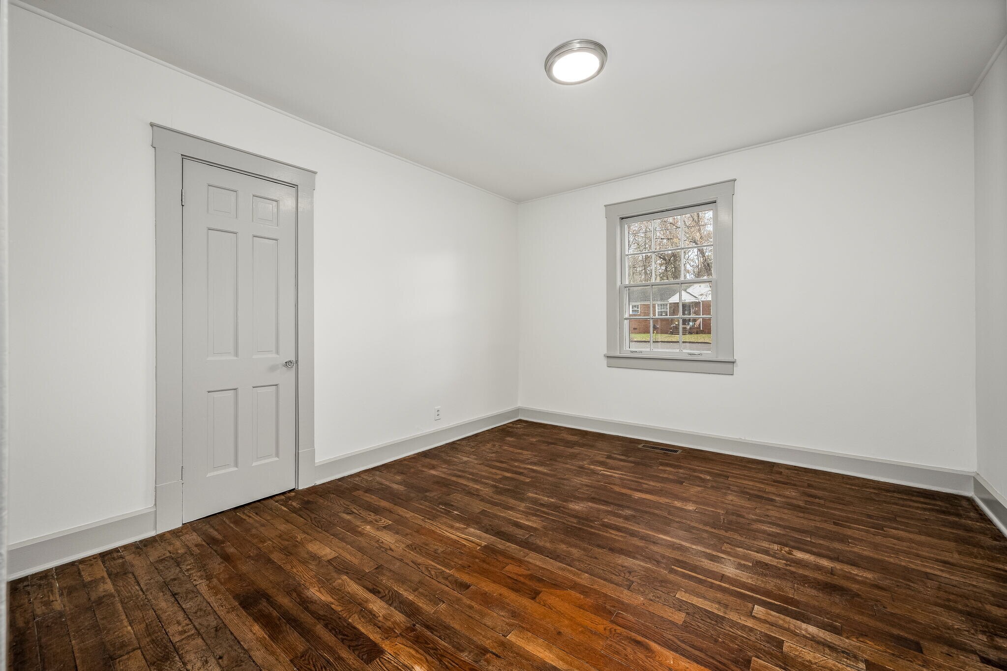 Building Photo - 308 1st Ave