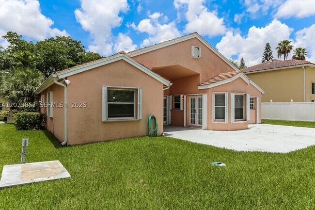 Building Photo - 576 NW 48th Ave