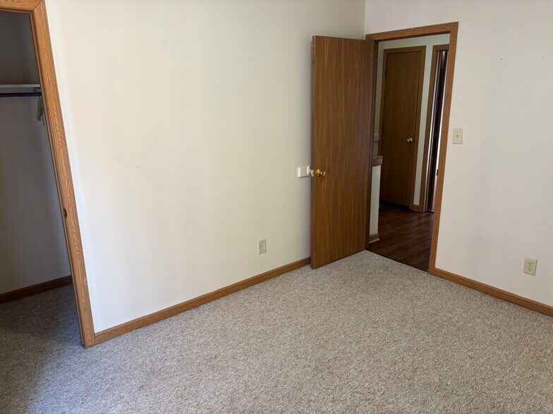 Building Photo - 104 McMillen Ave