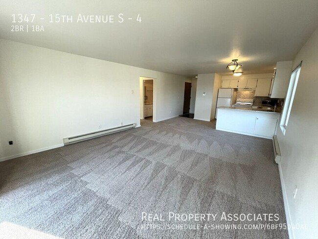 Building Photo - Bright Large Corner Unit Apt - *GARAGE PAR...