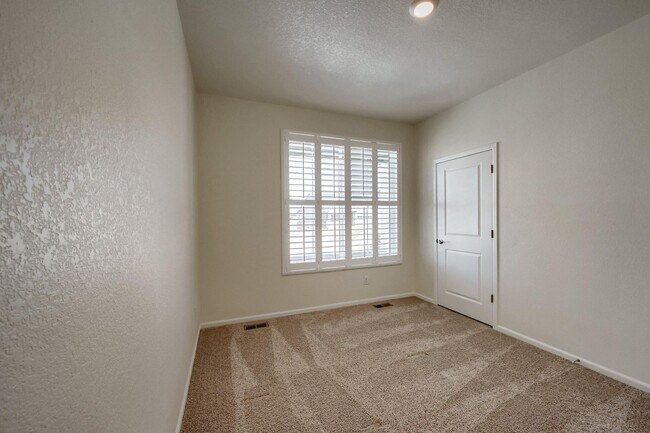 Building Photo - 4 Bedroom single family Ranch (Conner) hom...