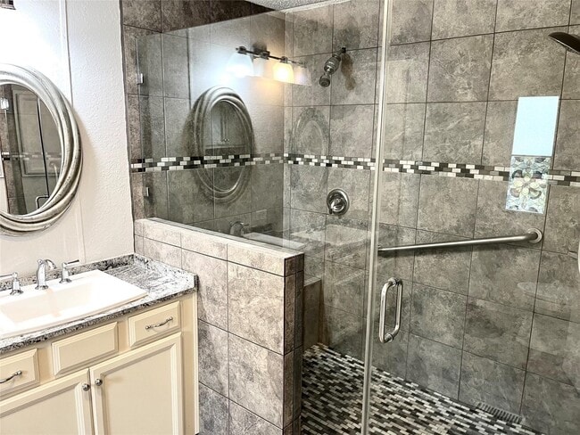 Building Photo - 311 Texas Ave