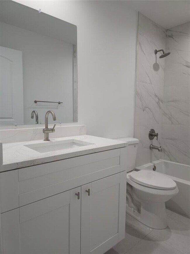 Building Photo - 9557 NW 2nd Pl