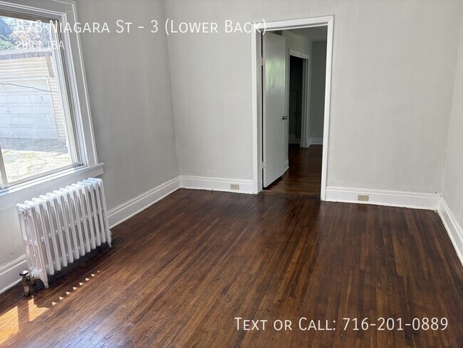 Building Photo - 878 Niagara St