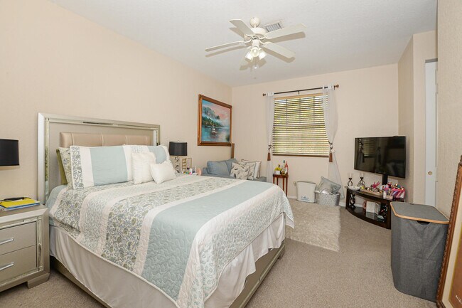 Building Photo - 9949 E Villa Cir