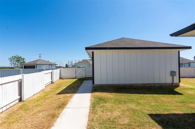 Building Photo - 350 Fabion St