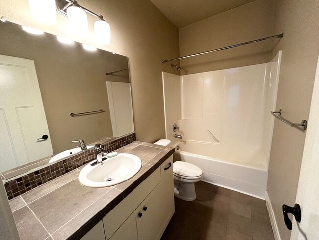 Building Photo - 3 Bedroom Home Across The Street From Villa Sports!!