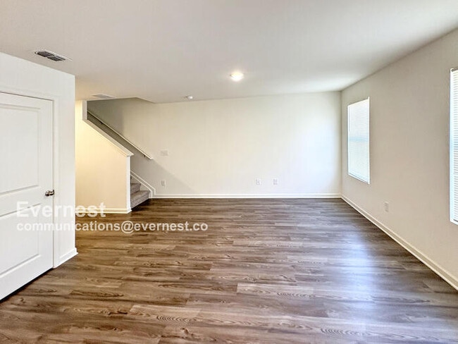 Building Photo - 137 Flowering Cherry St