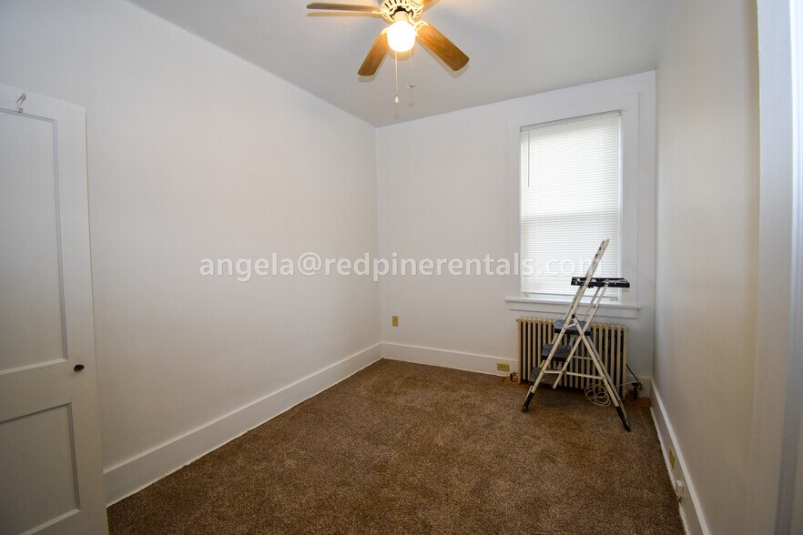 Building Photo - 1832 Crafton Blvd