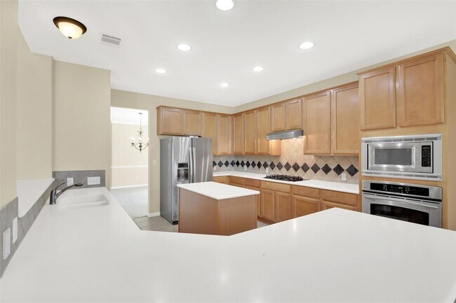 Building Photo - 3206 Luminoso Ln E