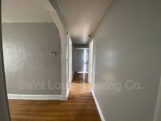 Building Photo - 1214 Gruner Pl