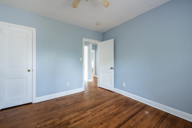 Building Photo - 1443 Venetian Dr SW