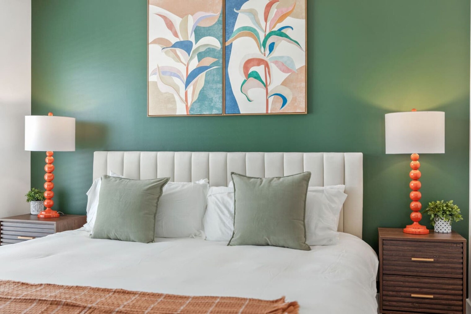 Building Photo - 841 Memorial Dr SE