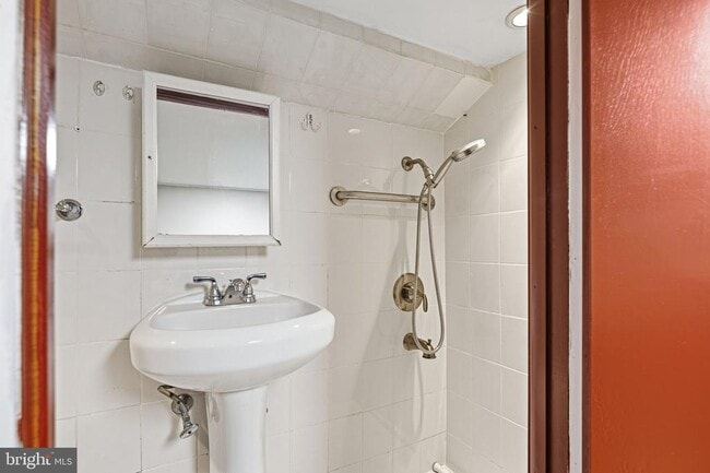 Building Photo - 1320 Mifflin St