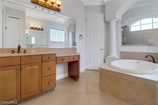Building Photo - 11128 Sierra Palm Ct