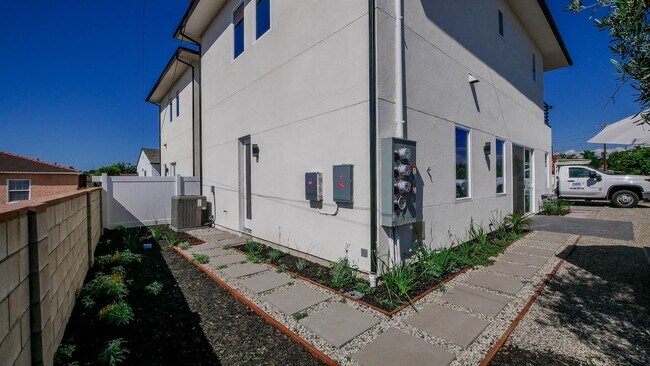 Building Photo - Newly Built Solar-Powered Home!