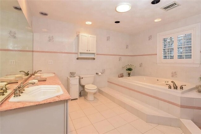 Building Photo - 45 Captain Wightman Ln