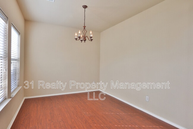 Building Photo - 3108 Kennedy Dr