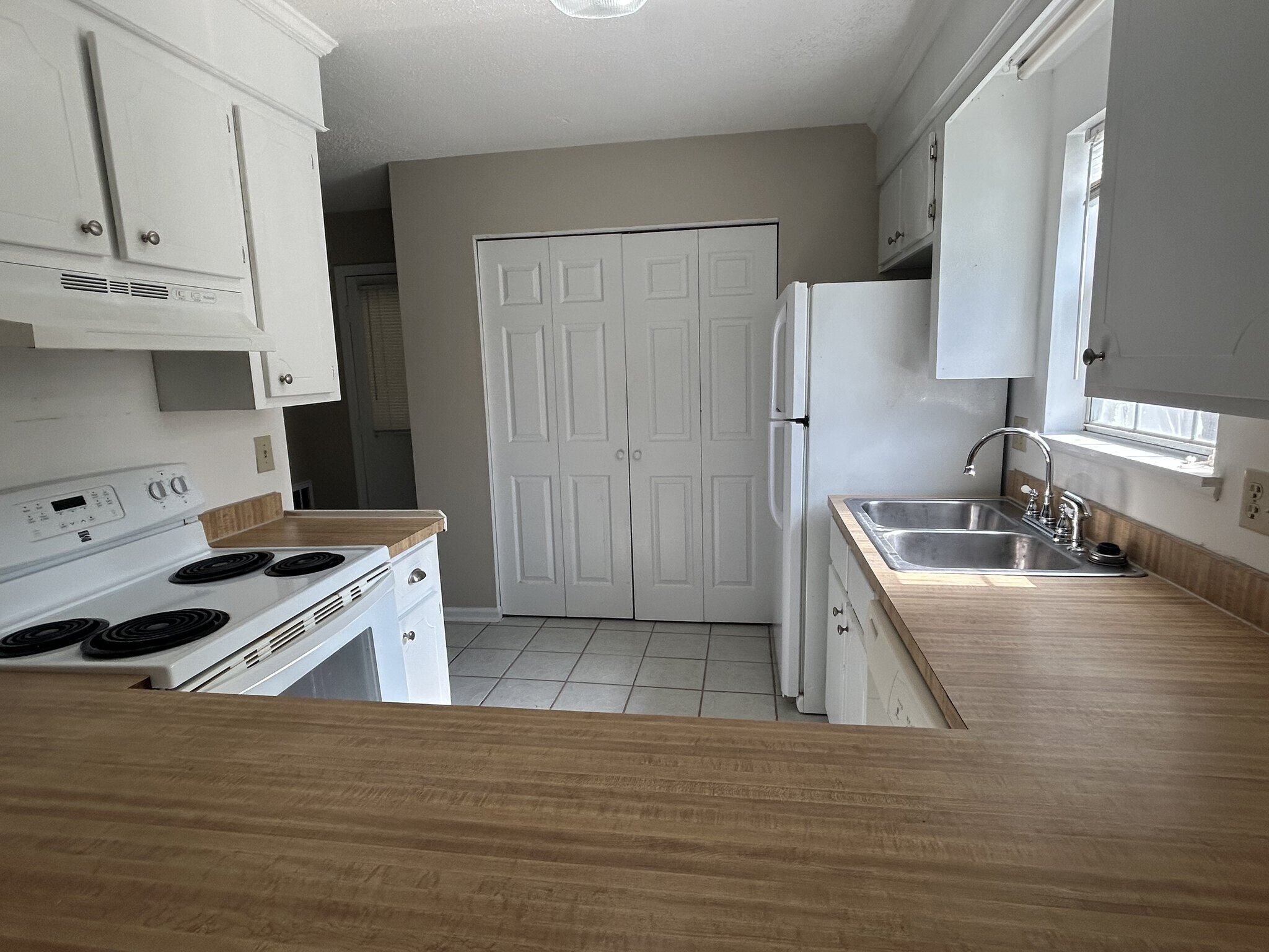 Building Photo - 226 Plantation Dr